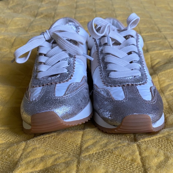 Dolce Vita Silver and White Sneakers Size 7 Like New Never Worn - Picture 8 of 8